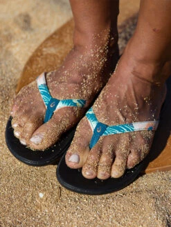 OluKai Svelte Flip Flops
